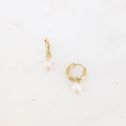 Mini créoles - perles d'eau douce pendantes