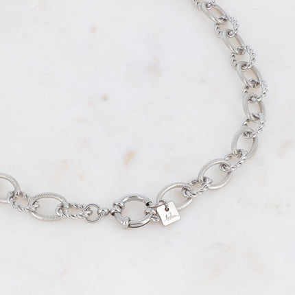 Collier Maylon