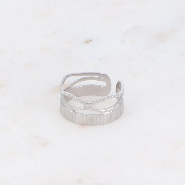 Tyana Ring - ribbed ring and wavy lines