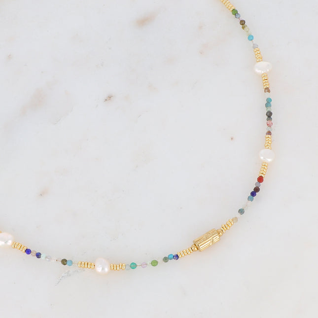 Collier sur fil avec motif d'écorce d'arbre et pierres naturelles