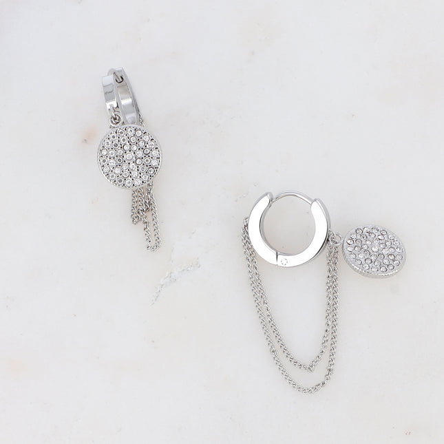 Hoop earrings with round discs set with zirconium oxides and chains