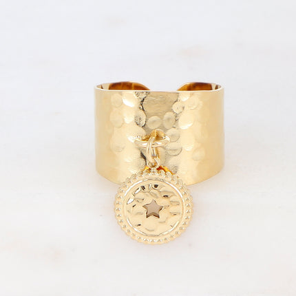 Bague effet martelée avec pendentif étoile ajourée