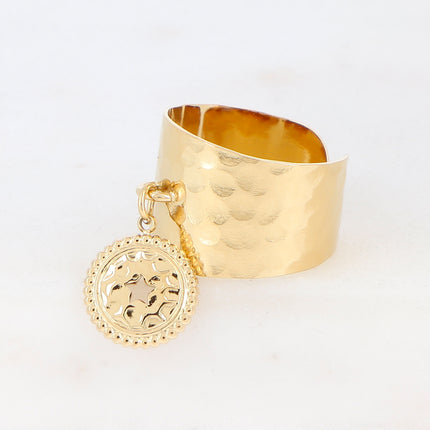 Bague effet martelée avec pendentif étoile ajourée