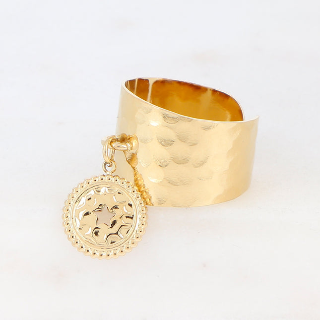 Bague effet martelée avec pendentif étoile ajourée