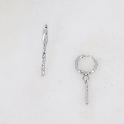 Créoles avec barre et oxydes de zirconium