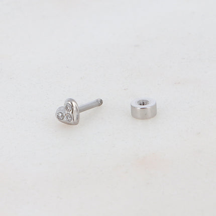 Piercing avec coeur orné d'oxydes de zirconium