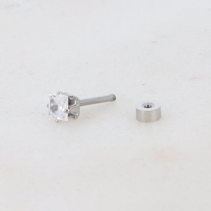Piercing avec oxyde de zirconium carré