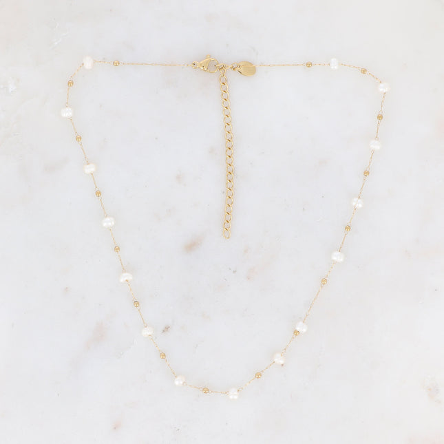 Collier Ghada - chaîne fine et perles d'eau douce