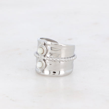 Bague avec pierres naturelles et chaîne boule