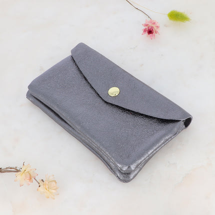 Pochette Barcelone - 1 bouton aimanté, 1 zip et 3 poches