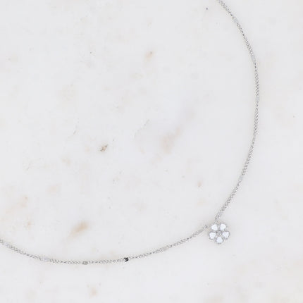 Collier Alizon - fleur aux pétales texturées et émaillées