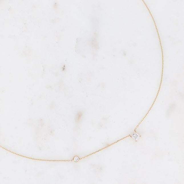 Collier - cristal carré et oxyde de zirconium