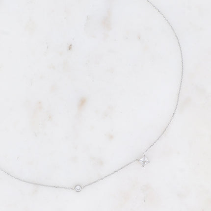 Collier - cristal carré et oxyde de zirconium