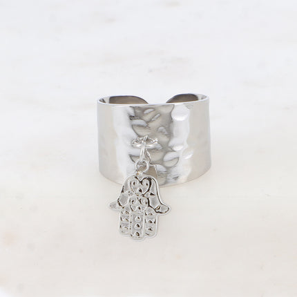 Bague - martelée avec pendentif main