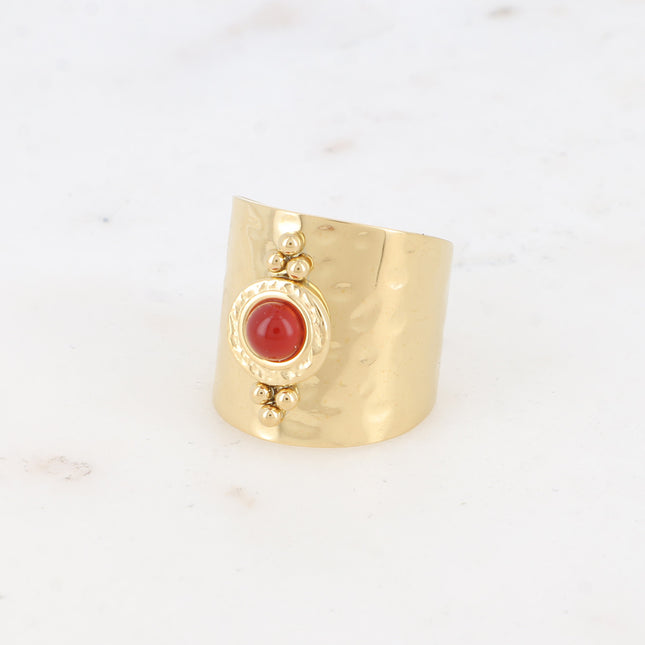 Wide ring - hammered effect and round natural stone
