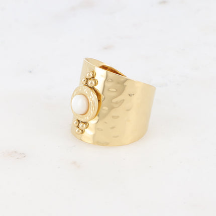 Bague large - effet martelée et pierre naturelle ronde