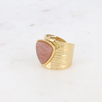 Bague large - lignes martelées et pierre naturelle triangulaire