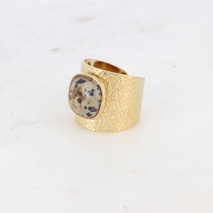 Bague large - effet écaillé, cabochon carré et émail