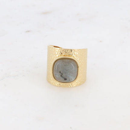 Bague large - effet écaillé, cabochon carré et émail