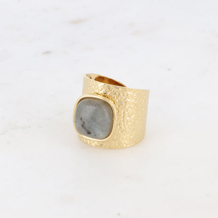 Bague large - effet écaillé, cabochon carré et émail
