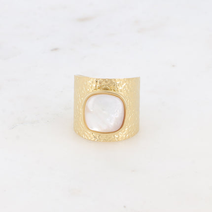 Bague large - effet écaillé, cabochon carré et émail