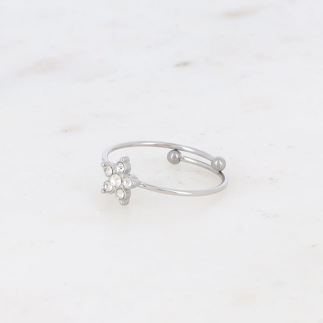 Flower ring with cubic zirconia
