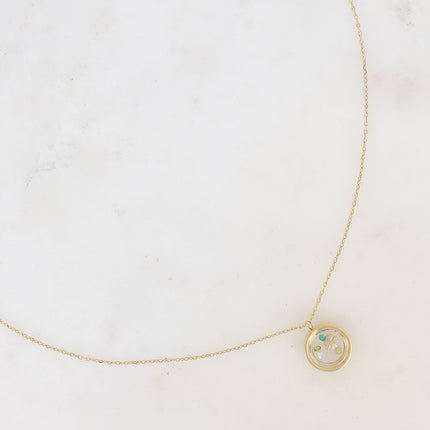 Collier - médaillon avec cristaux taillés et pastille trèfle