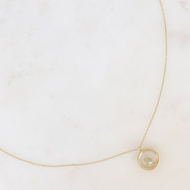 Collier - médaillon avec cristaux taillés et pastille main
