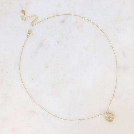 Collier - médaillon avec cristaux taillés et pastille main