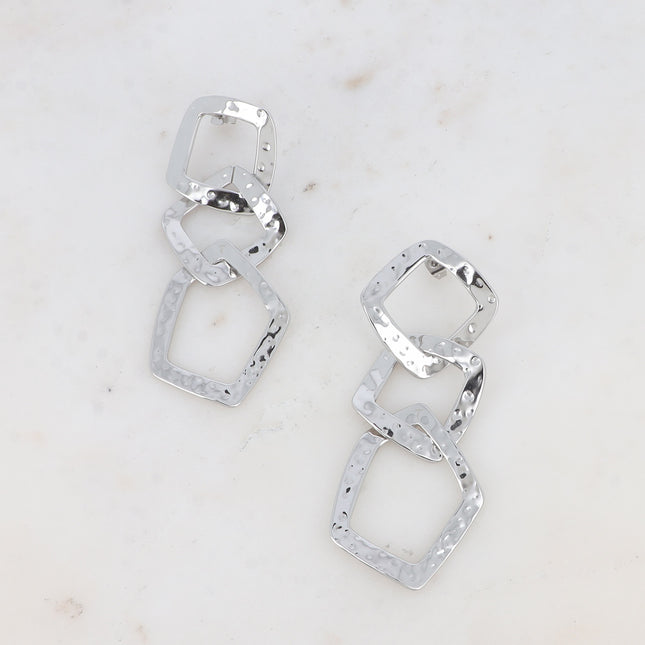 Boucles pendantes Trina - formes géométriques martelées et ajourées