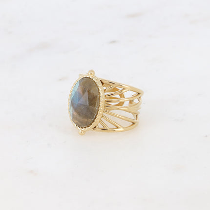 Bague - anneau ajouré et pierre naturelle ovale