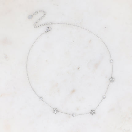 Collier - 4 fleurs et oxydes de zirconium