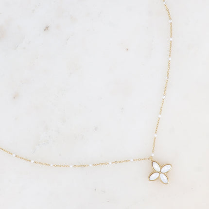 Collier Gwendolina - chaîne émaillée, trèfle et pierre naturelle