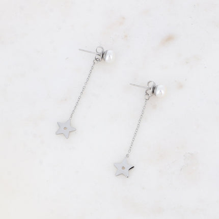 Boucles pendantes Isadora - perle de résine blanche, chaîne pendante et étoile
