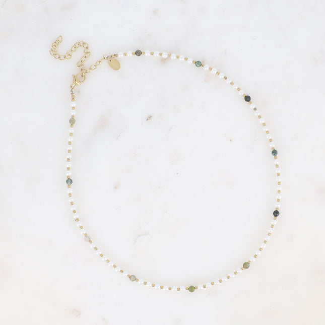 Collier - perles de résine blanche et pierres naturelles