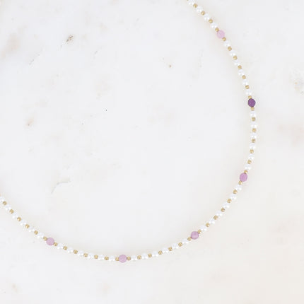 Collier - perles de résine blanche et pierres naturelles