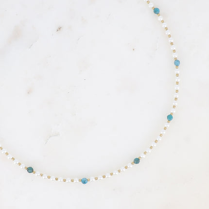 Collier - perles de résine blanche et pierres naturelles