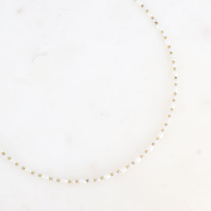 Collier Alana - ras de cou, perles d'eau douce et pierres naturelles