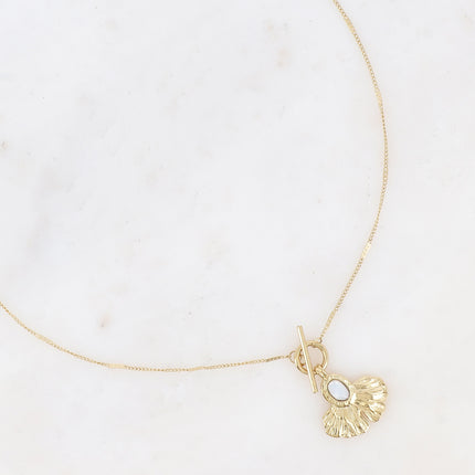 Collier - pendentif fermoir cabillot, feuille de ginko et pierre naturelle ovale