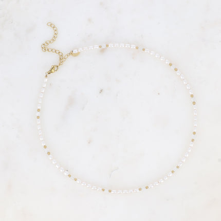 Collier Harmonie - ras de cou, pierres naturelles et perles de résine blanche
