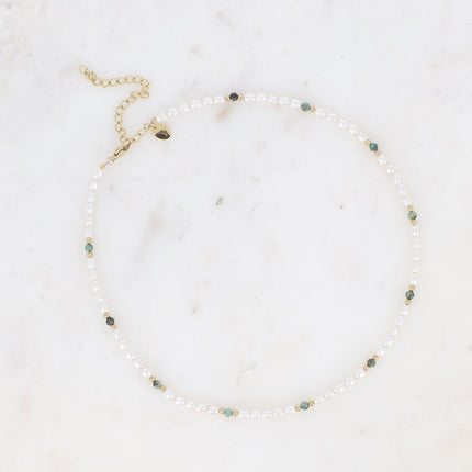 Collier Harmonie - ras de cou, pierres naturelles et perles de résine blanche