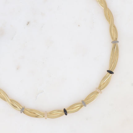 Collier - maille miroir effet entrelacé par des anneaux en émail