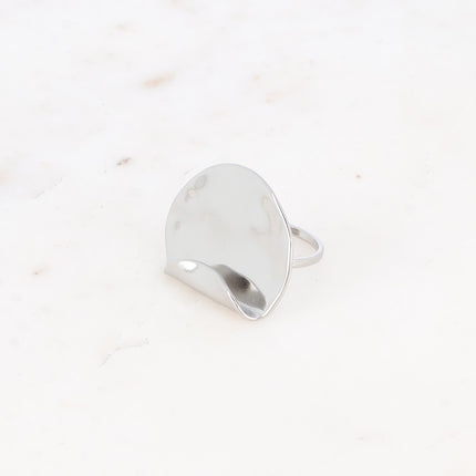 Bague - pièce ronde recourbée et martelée