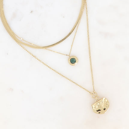 Collier 3 rangs - maille gourmette fine, pièce recourbée et martelée, pierre naturelle