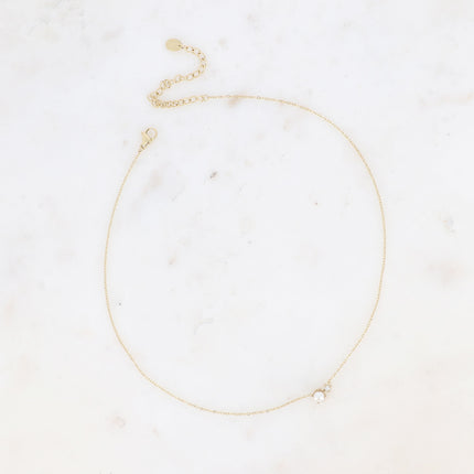 Collier - petite perle en résine blanche et cristal taillé