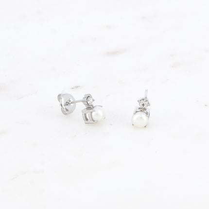 Boucles puces - petite perle en résine blanche et cristal taillé