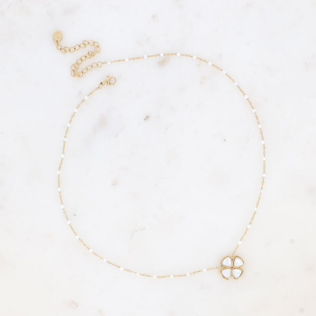 Collier - chaîne émaillée et trèfle en pierre naturelle