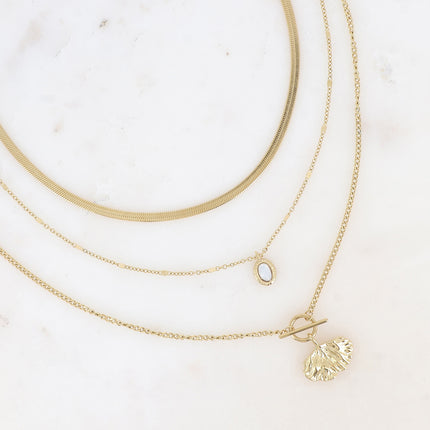 Collier 3 rangs Sierra - motif anneau et barre, feuille de ginko et pierre naturelle ovale