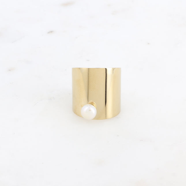 Bague large Auréa - lisse avec petite perle d'eau douce