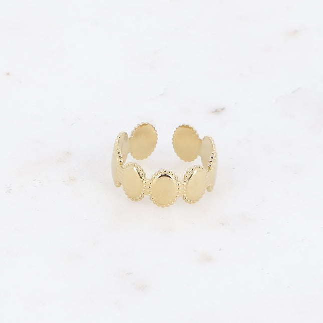 Ring - oval with pearly effect edges